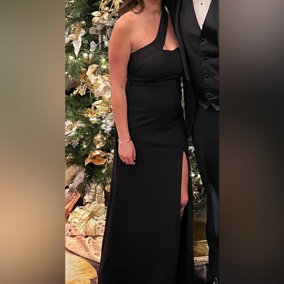 Lulu’s Your Majesty Asymmetrical Mermaid Maxi Dress. Small - Picture 4 of 5